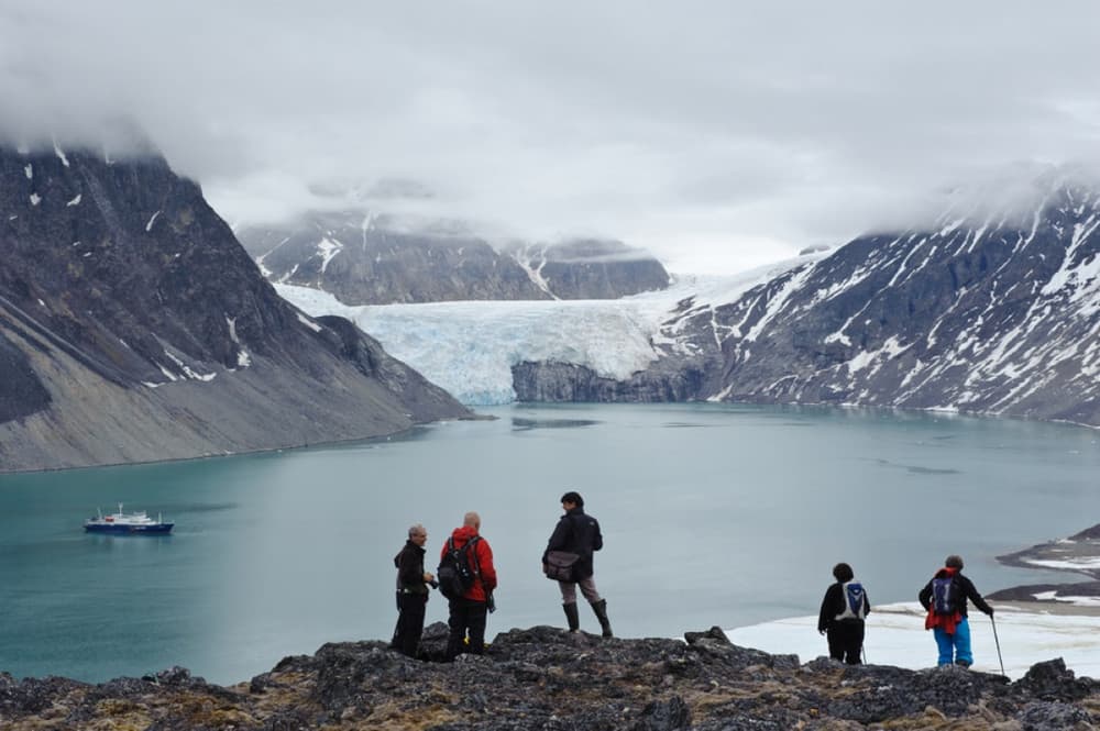 Oceanwide Expeditions Hiking 2.jpeg