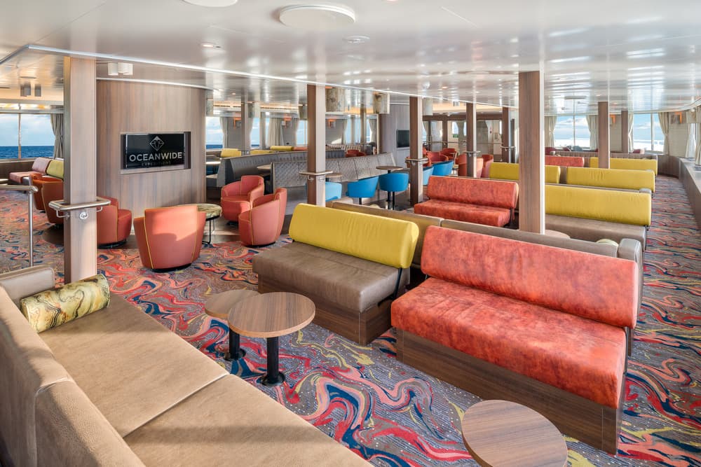 Oceanwide Expeditions Hondius, Observation lounge 01.jpg_Ivan Ivanisevic.jpeg