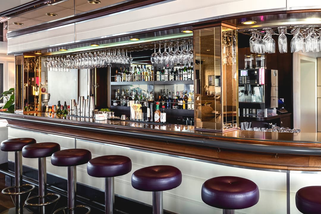 Polar Latitudes, MS Seaventure Club Bar 0.jpg
