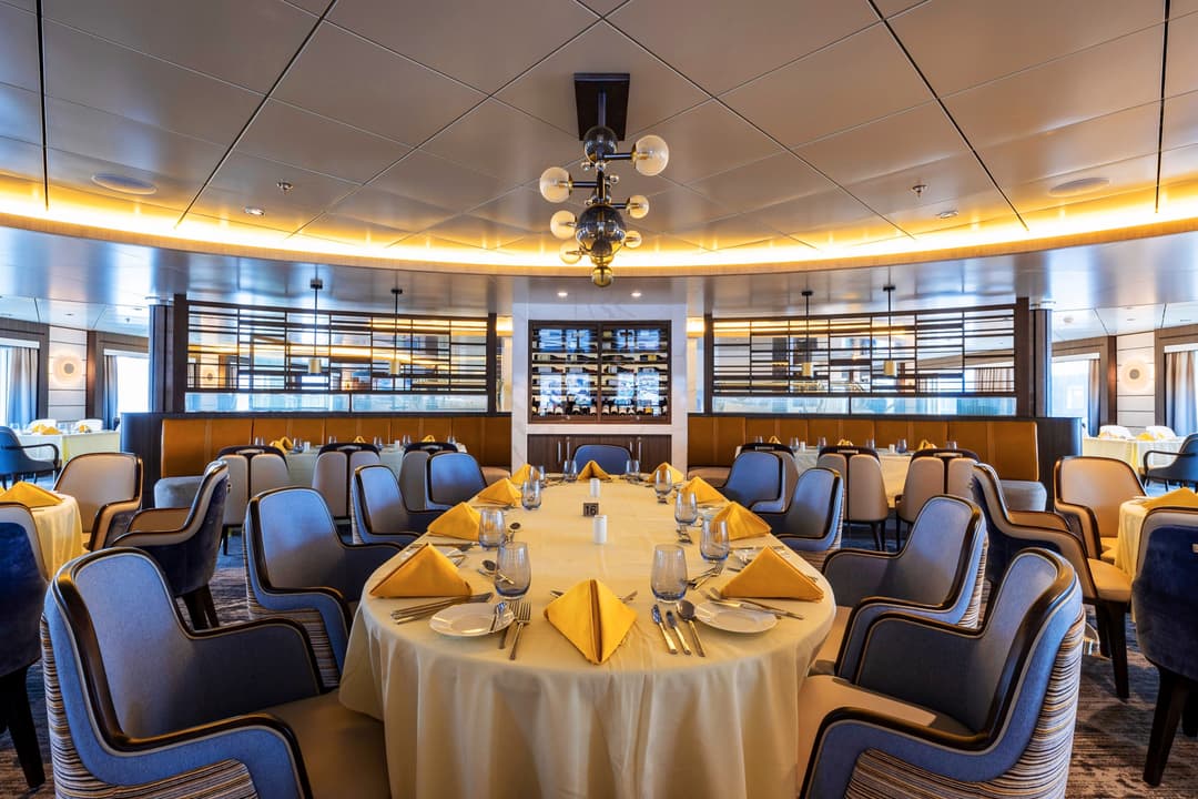 Ae Expeditions, Sylvia Earle, Dining Room, Sylvia Earle, Richard I'anson 3