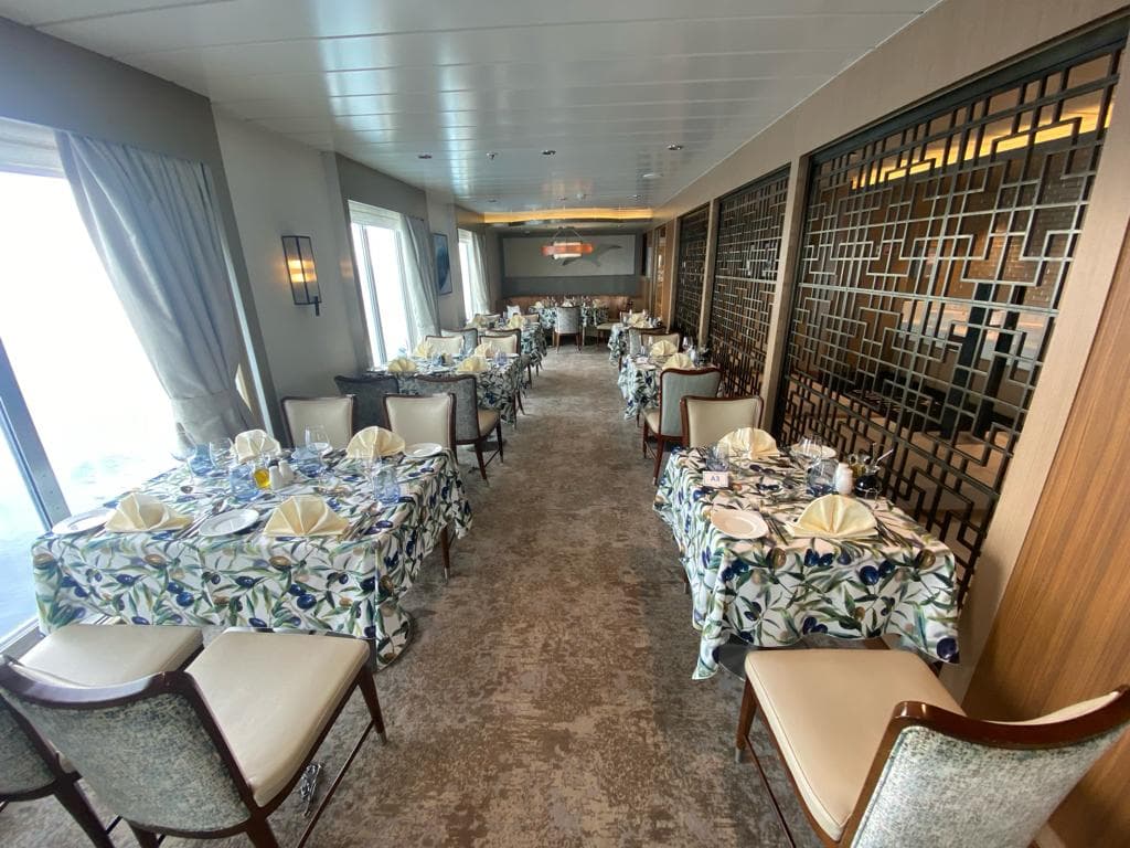 Ae Expeditions, Greg Mortimer, Tuscan Grill