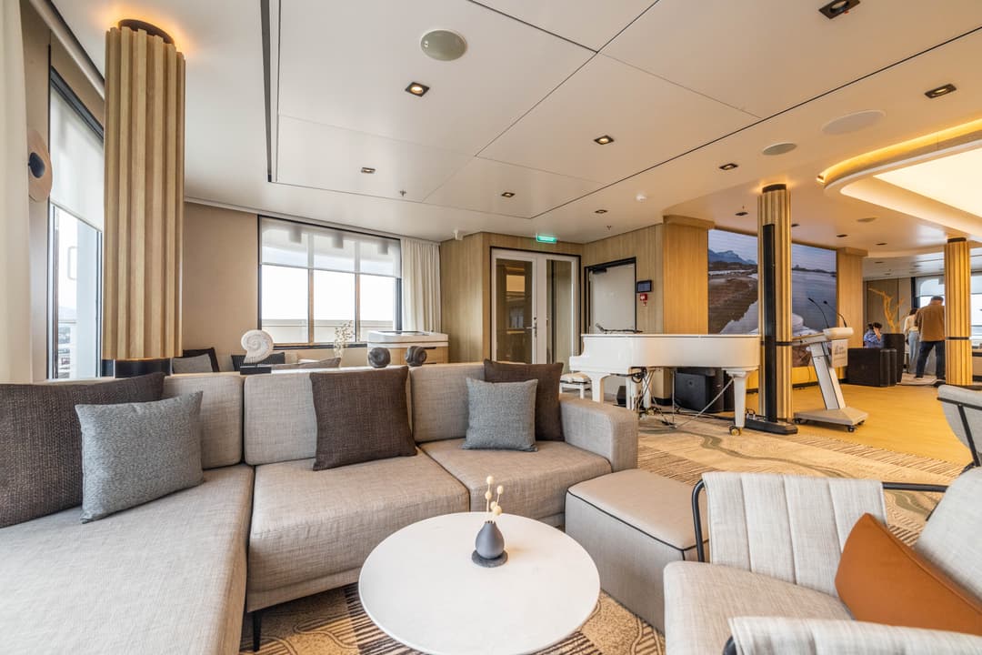 Swan Hellenic, Sh Diana, Observation Lounge 15