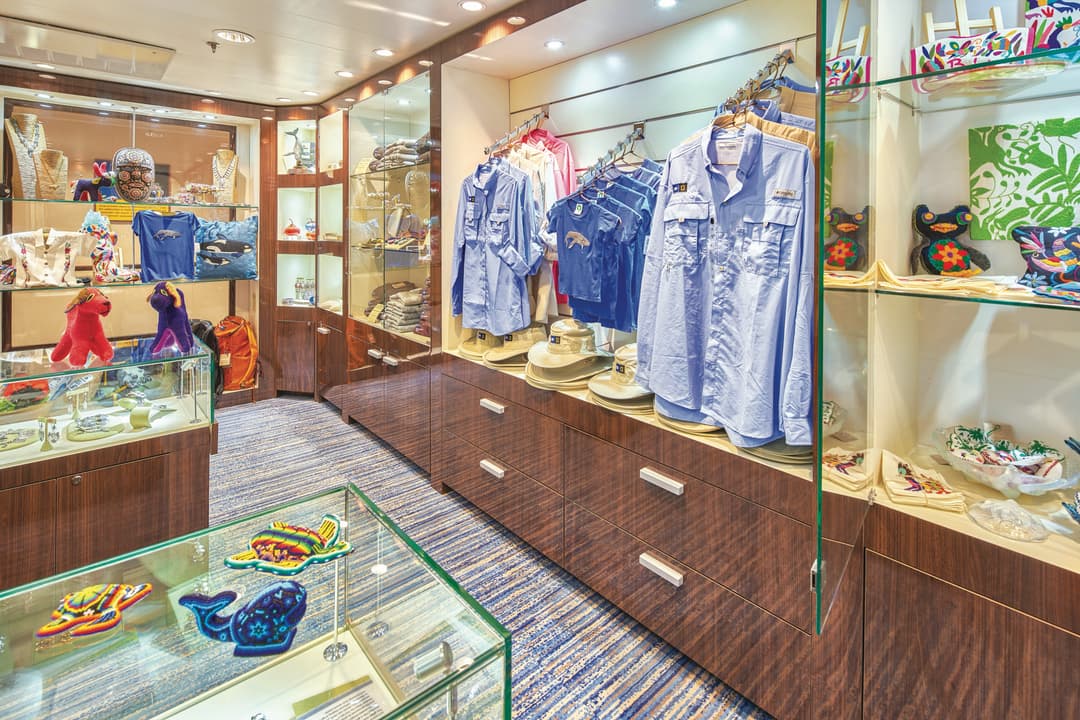 Ng Le Ng Venture Quest Global Gallery ©Lindblad Expeditions Marco Ricca