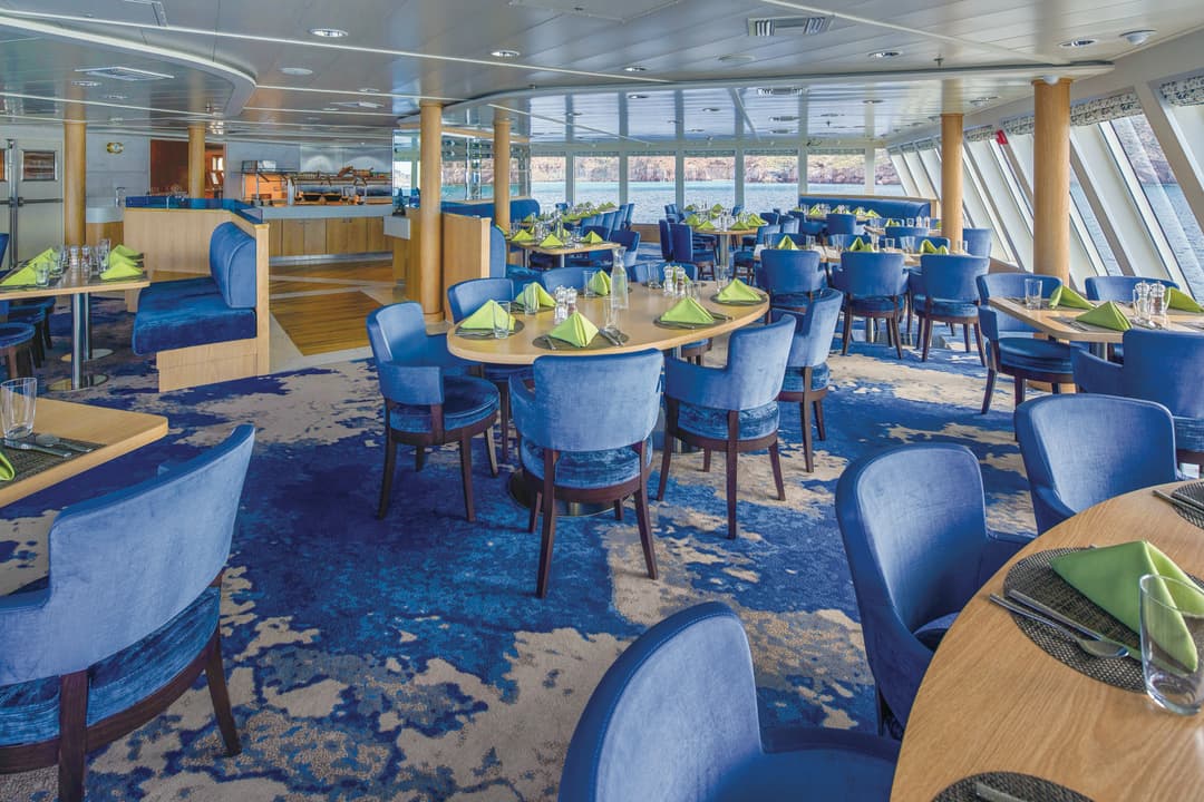 Ng Le Ng Venture Dining Room ©Lindblad Expeditions Marco Ricca 0