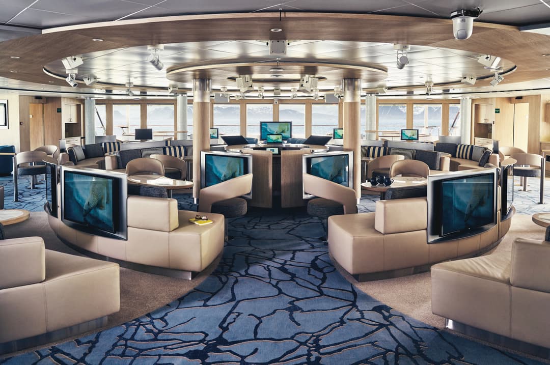 Ng Le Ng Endurance Ng Resolution Ice Lounge 3 ©Lindblad Expeditions Olivind Haug