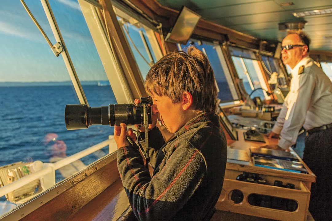 Ng Le Ng Explorer Photography Bridge Global Explorers ©Lindblad Expeditions Ralph Lee Hopkins