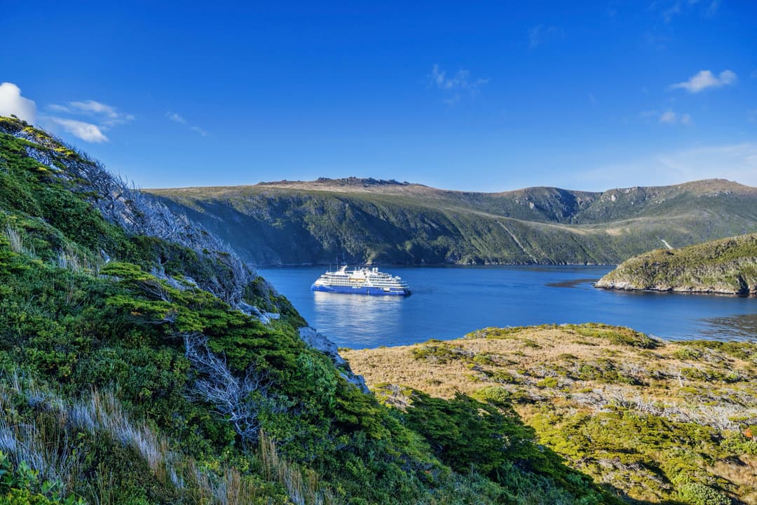 Ng Le Ng Resolution In Tierra Del Fuego ©Lindblad Expeditions David Vargas