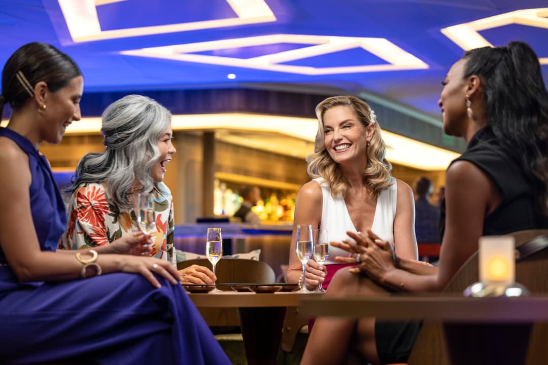 Seabourn Venture The Club, Credit. Scott Martin