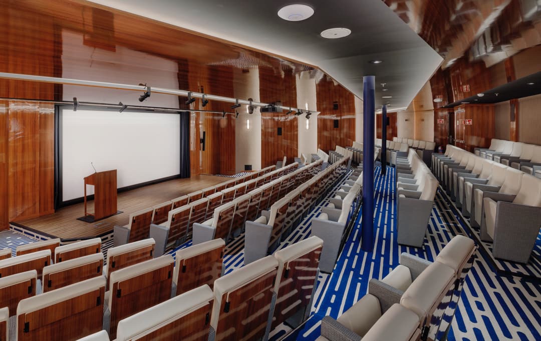 Aov World Traveller Vasco Di Gama Theater Main