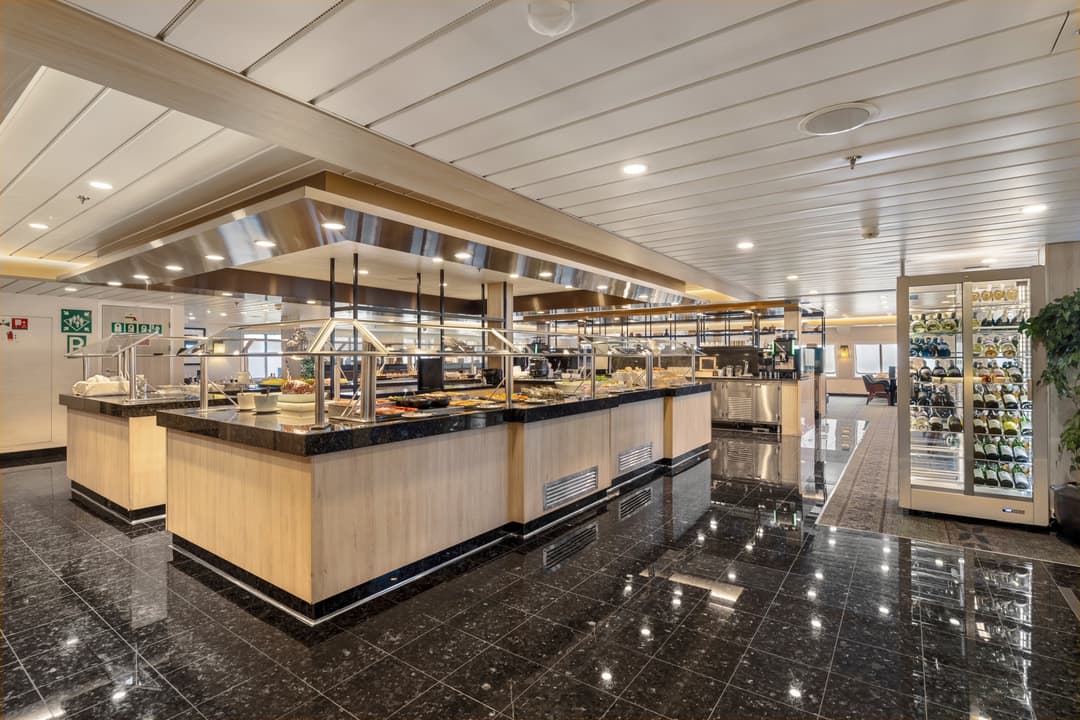Hx Hurtigruten Expeditions, Ms Spitsbergen, Aune 1