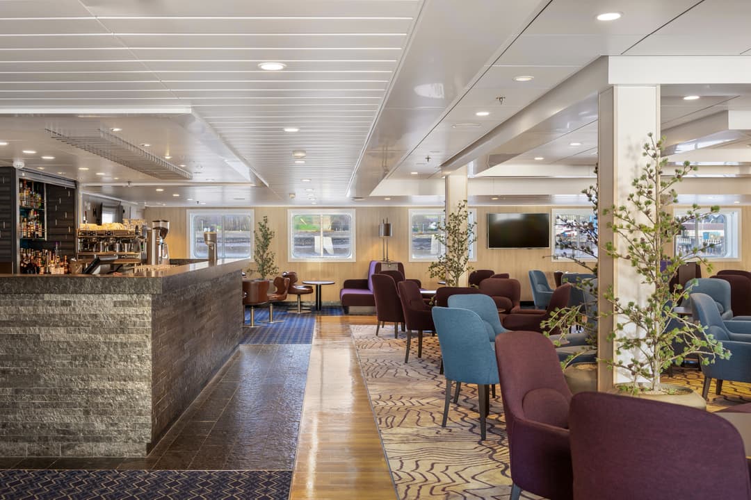 Hx Hurtigruten Expeditions, Ms Spitsbergen, Explorer Lounge & Bar 3