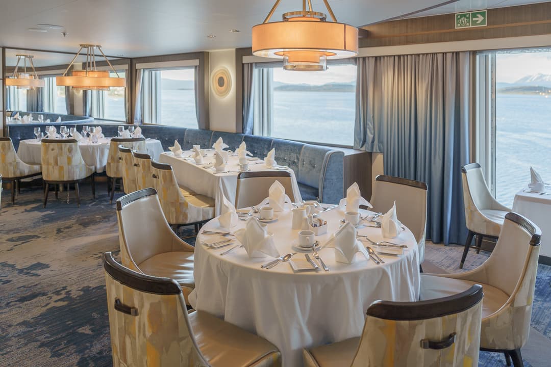Quark Expeditions, Ocean Explorer Main Dining Room 3 ©Quark Expeditions