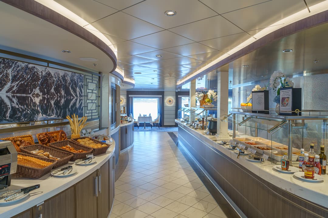Quark Expeditions, Ocean Explorer Main Dining Room 11 ©Quark Expeditions