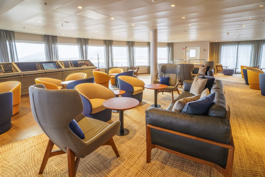 Quark Expeditions, Ultramarine Panorama Lounge And Bar 5 ©Quark Expeditions