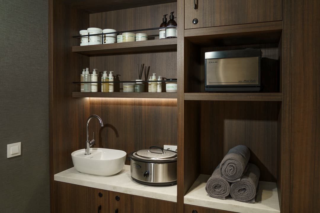 Quark Expeditions, Ultramarine Tundra Spa 4 ©Quark Expeditions