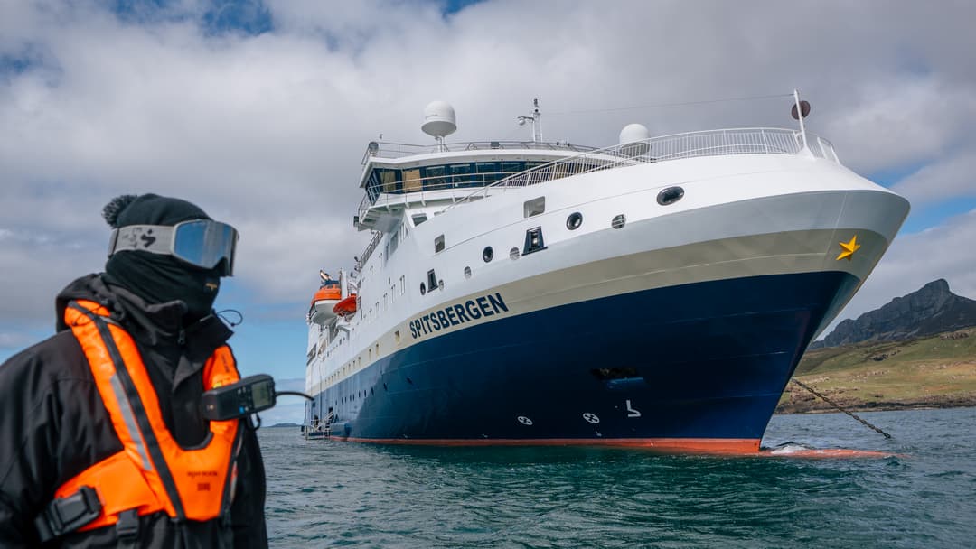 Hx Hurtigruten Expeditions Ms Spitsbergen Scotland Isle Of Eigg Exterior ©Kay Fochtmann & Hx