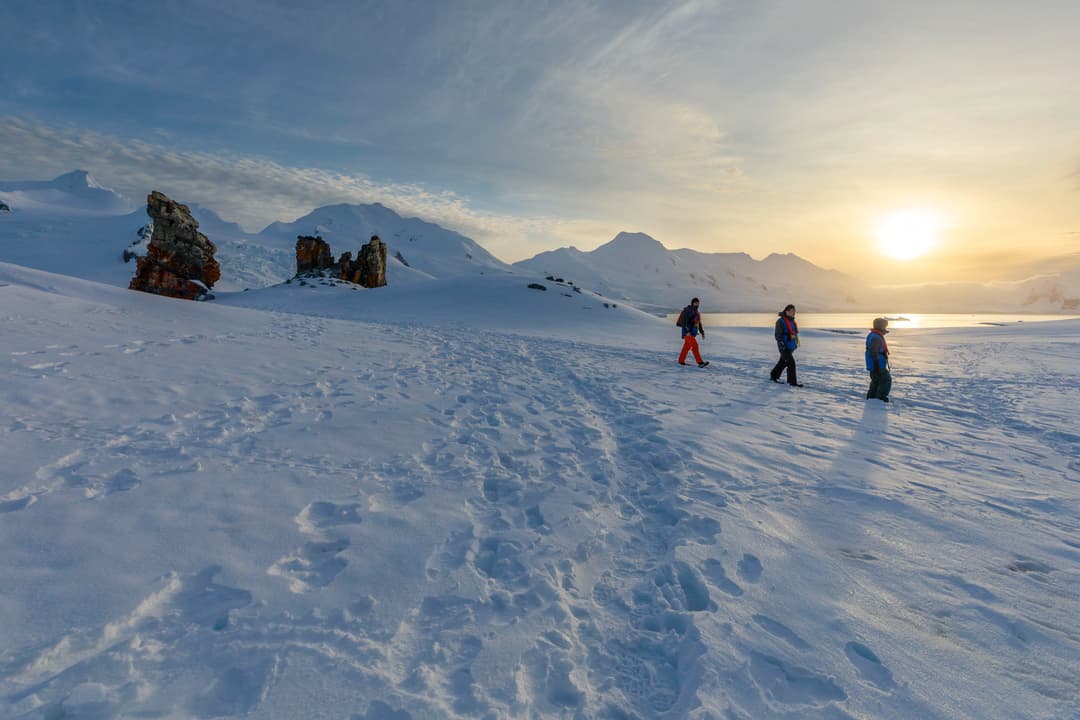 Ae Expeditions Passengers, Half Moon Island, Antarctica, ©Adrian Wlodarczyk