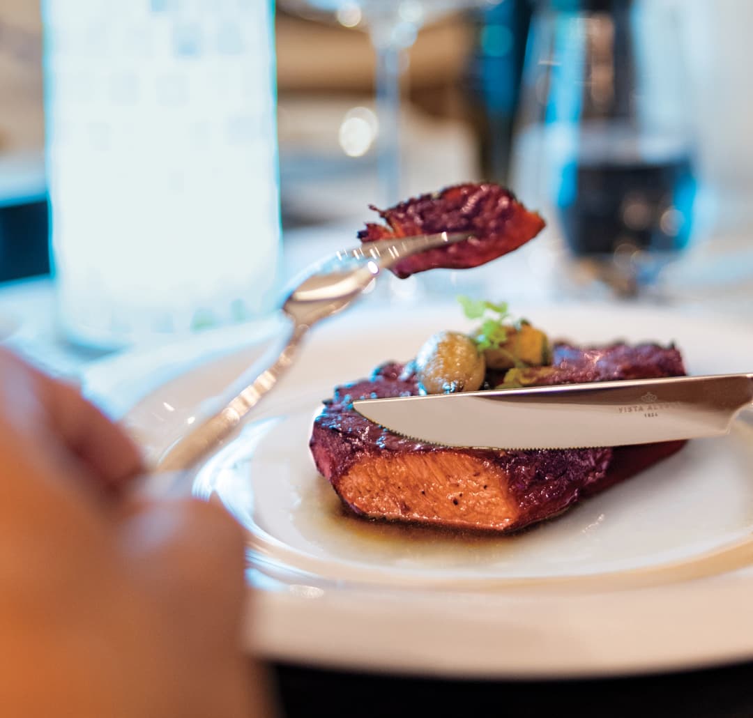 Atlas Ocean Voyages World Navigator 7 Aft Grill Steak ©Atlas Ocean Voyages