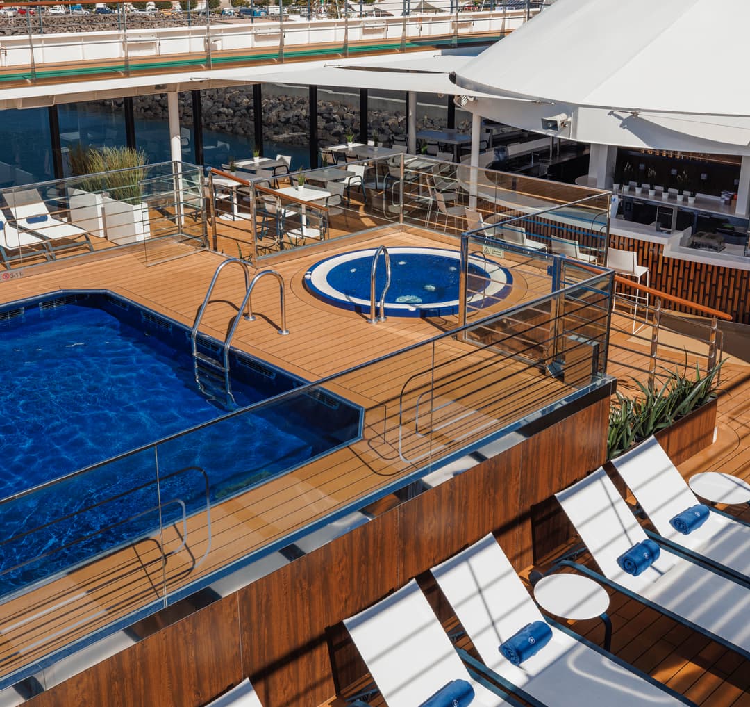 Atlas Ocean Voyages World Traveller Pool & Jacuzzi ©Atlas Ocean Voyages
