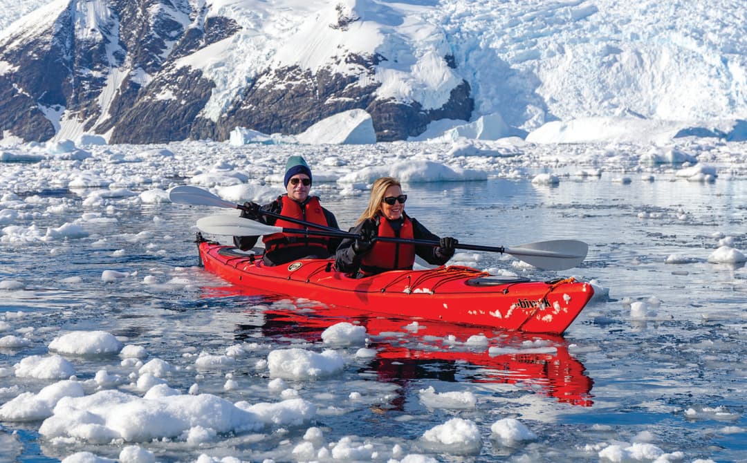 Atlas Ocean Voyages Antarctica Sea Kayaking 3 ©Atlas Ocean Voyage