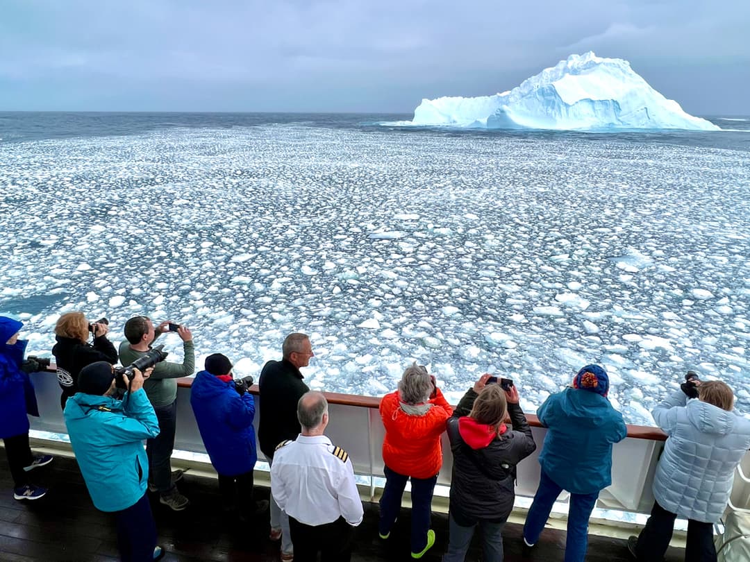Heritage Expeditions Heritage Adventurer Observation Deck ©M.Snedic