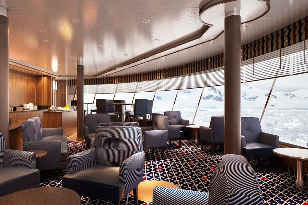 Silversea Cruises Silver Cloud Observation Lounge 1 ©Silversea Cruises Ltd