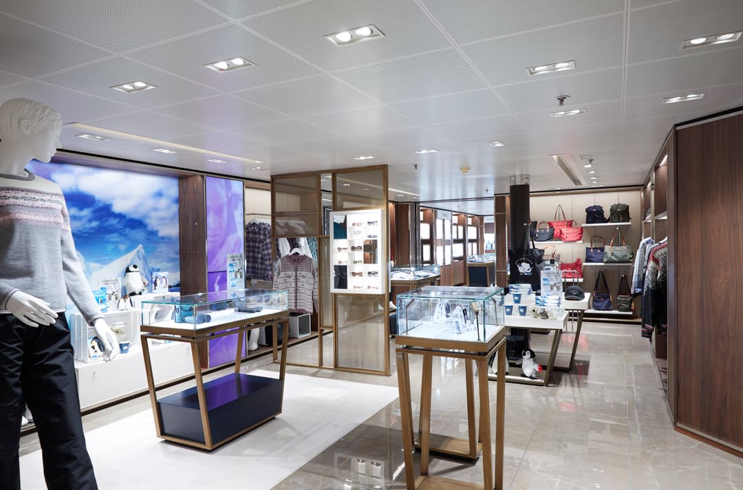 Silversea Cruises Silver Cloud Boutique 2 ©Silversea Cruises Ltd