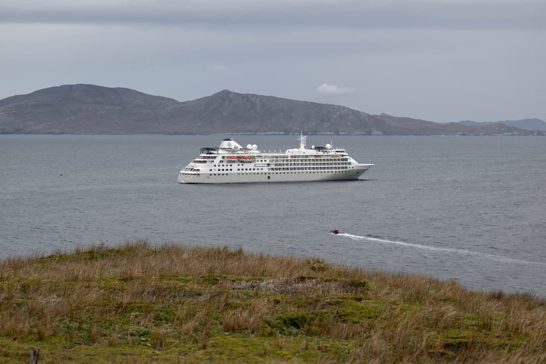 Silversea Cruises Silver Cloud Zodiac In Antarctica ©Silversea Cruises Ltd