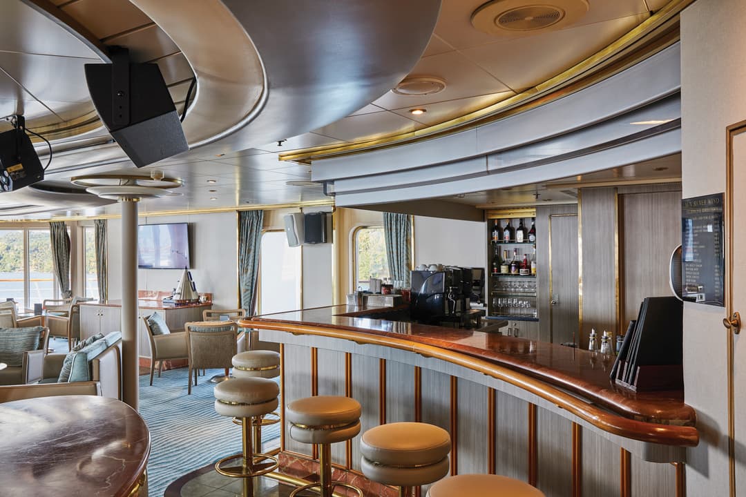 Silversea Cruises Silver Wind Panorama Lounge 1 ©Silversea Cruises Ltd