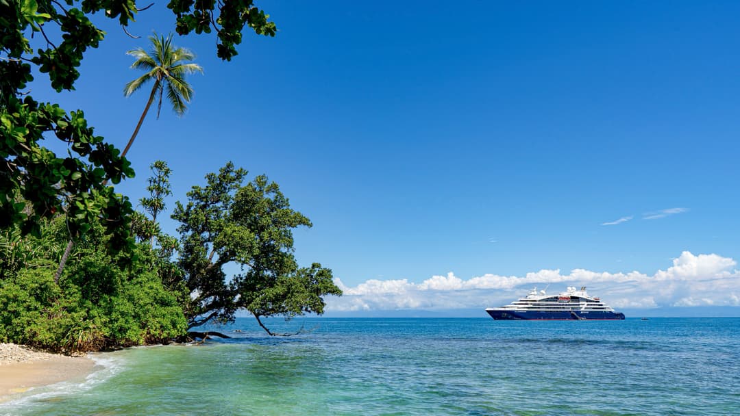 Le Laperouse Papua New Guinea Tab Island ©Studio Ponant Laure Patricot