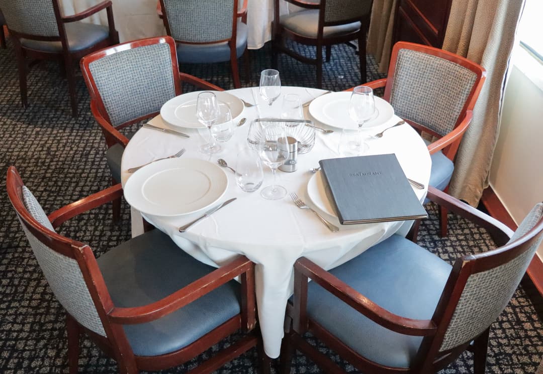 Polar Latitudes Expeditions Mv Discoverer Restaurant 2