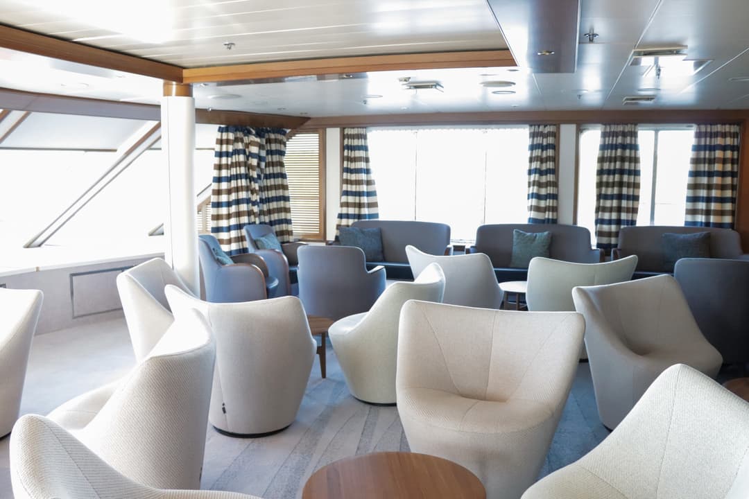 Polar Latitudes Expeditions Mv Discoverer Observation Lounge 1
