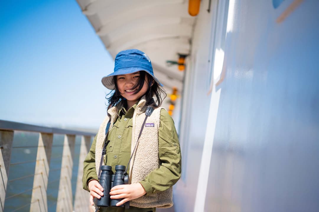 Ng Le Ng Venture Bridge Exterior Lifestyle ©David Vargas & Lindblad Expeditions