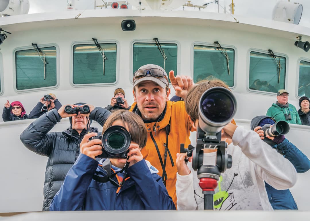 Ng Le Explorers In Training Photography In Alaska ©David Vargas & Lindblad Expeditions