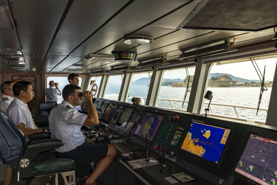Ng Lindblad Expeditions National Geographic Orion Bridge