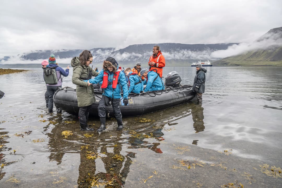 Ng Le Explorers In Training Iceland Zodiac ©David Vargas & Lindblad Expeditions