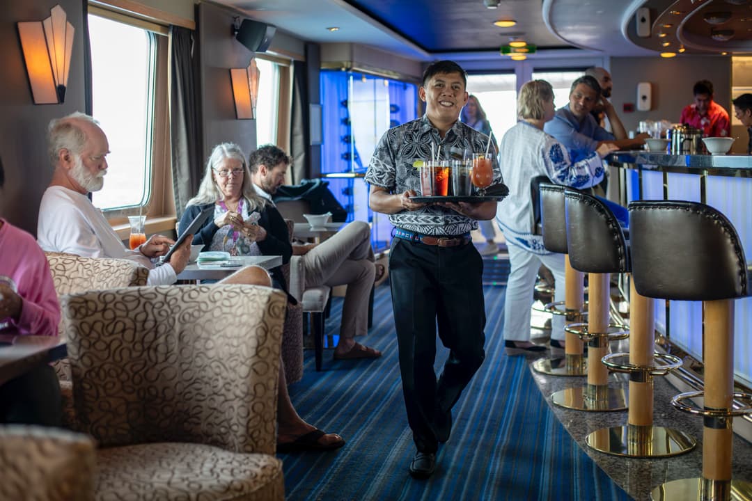 Ng Lindblad Expeditions National Geographic Orion Lounge & Bar 4