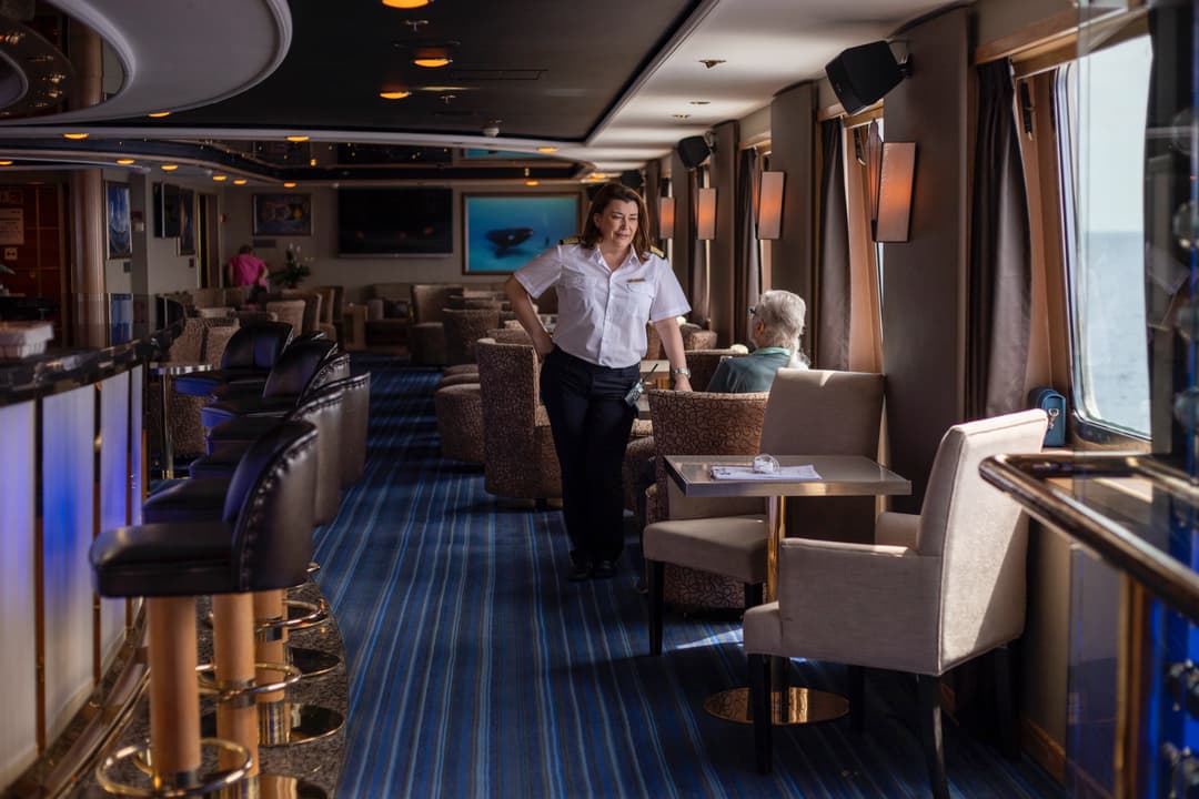 Ng Lindblad Expeditions National Geographic Orion Lounge & Bar 2