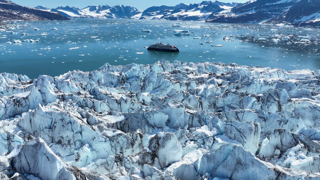 Ng Le Ng Resolution Greenland Exterior 2 ©Joshua Vela Fonseca & Lindblad Expeditions
