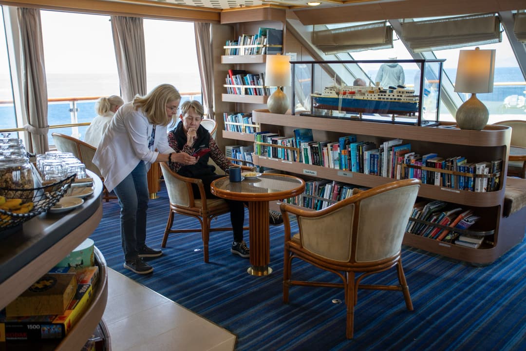 Ng Lindblad Expeditions National Geographic Orion Observation Lounge 3