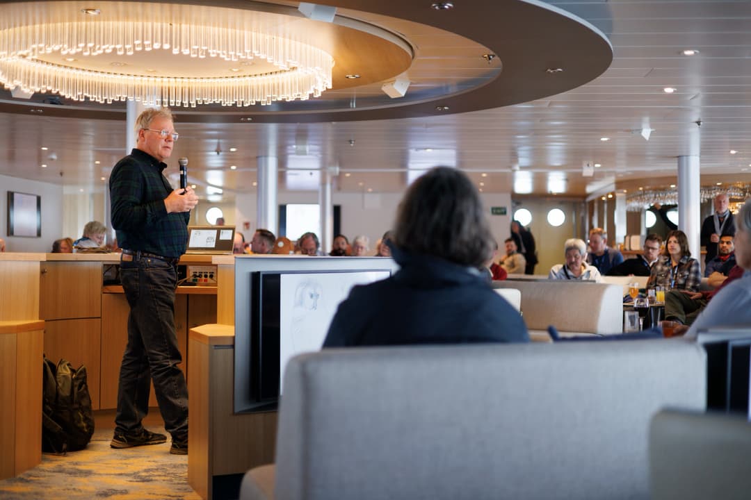 Ng Lindblad Expeditions National Geographic Explorer Lounge & Bar 4
