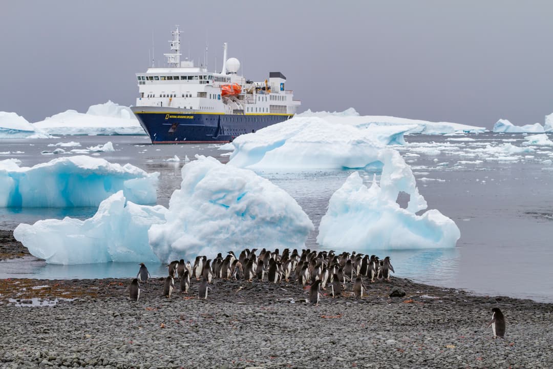 Ng Lindblad Expeditions National Geographic Ship Exterior 4