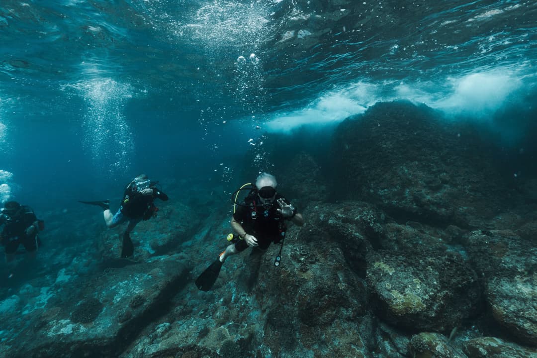 Aqua Lares Diving ©Aqua Expeditions 1
